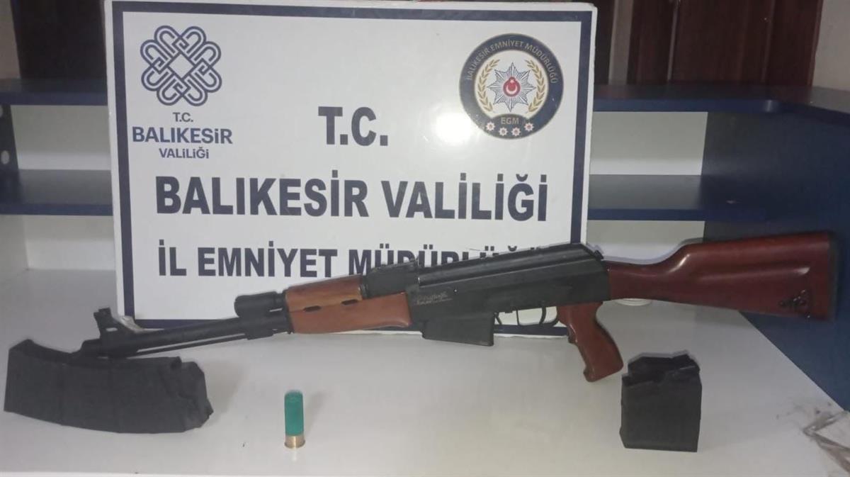 Balıkesir Emniyeti’nden Başarılı Uygulama: Çok Sayıda Şüpheli Yakalandı