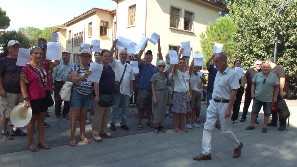 BALIKESİR’DE ÇEVRECİLER ALTIN MADENİ İŞLETMESİNE KARŞI ÇIKTI