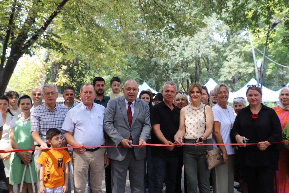 GÖNEN’DE 16. ULUSAL OYA VE ÇEYİZ FESTİVALİ COŞKUYLA BAŞLADI