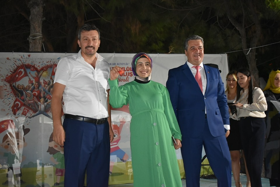 Altıeylül Kurtuluş Festivali’nde Yöresel Lezzetler Yarışması: En İyi Yemekler ve Tatlılar Ödüllerini Aldı