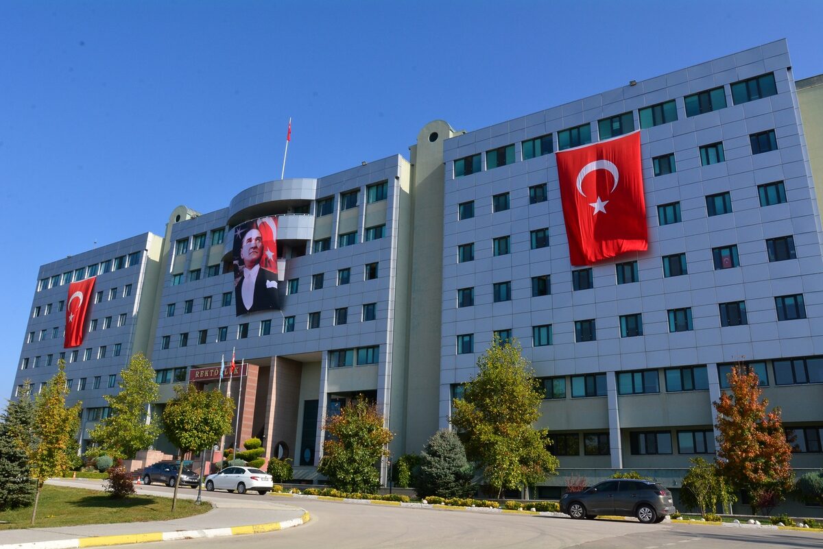 Balıkesir Üniversitesi 2024-2025 Eğitim Yılına 33 Bin Öğrenci ile Başladı