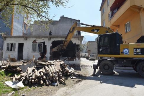 Yıldırım Belediyesi, bir yandan