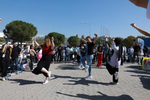 Dokuz Eylül’de spor şenliği başladı