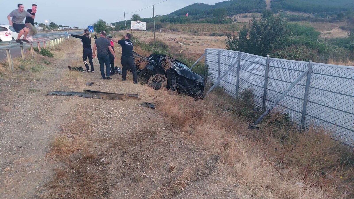 1729378343 961 Kesan Gelibolu yolunda feci kaza 3 olu 3 yarali - Marmara Bölge: Balıkesir Son Dakika Haberleri ile Hava Durumu