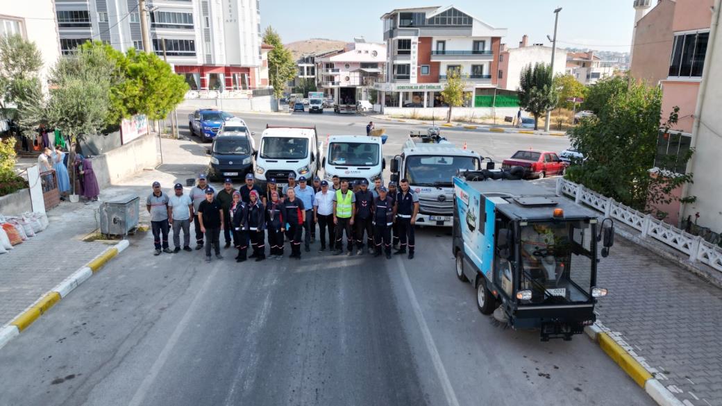 1729382783 466 TURKIYENIN EN UZUN SOKAGINDA DUNYA TEMIZLIK GUNU ETKINLIGI - Marmara Bölge: Balıkesir Son Dakika Haberleri ile Hava Durumu