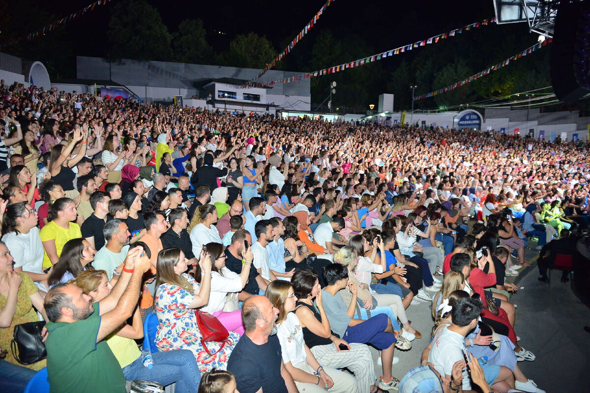 1729407670 280 Bursada acik havada Edis ruzgari - Marmara Bölge: Balıkesir Son Dakika Haberleri ile Hava Durumu