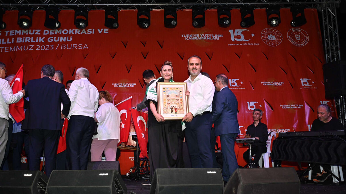 1729407771 781 Bursa 15 Temmuz ihanetini unutmadi - Marmara Bölge: Balıkesir Son Dakika Haberleri ile Hava Durumu