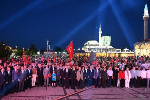 Konyalılar Mevlana Meydanı’nda toplandı