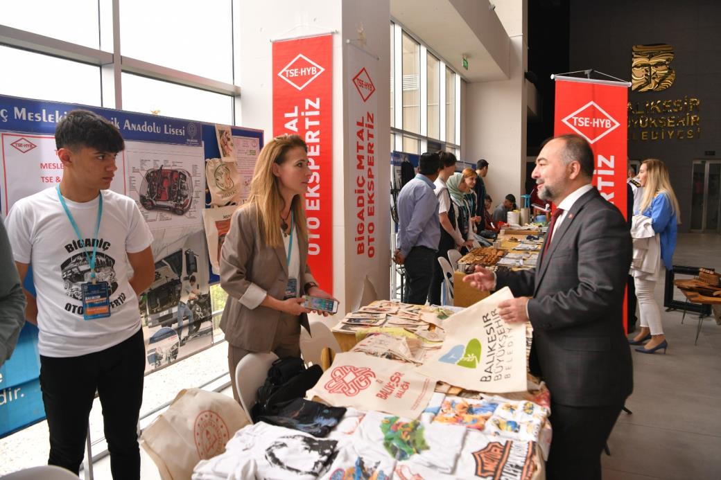 1729410770 93 MESLEK VE EGITIM FUARI ACILDI - Marmara Bölge: Balıkesir Son Dakika Haberleri ile Hava Durumu