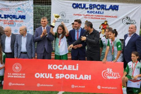 Kocaeli’nde yapılan “Futbol Yıldızlar