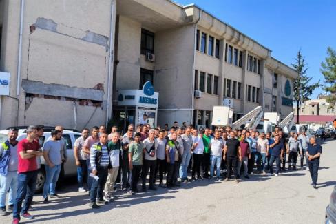 AKEDAŞ işçilerinin hakkını vermeyince işçiler kazan kaldırdı