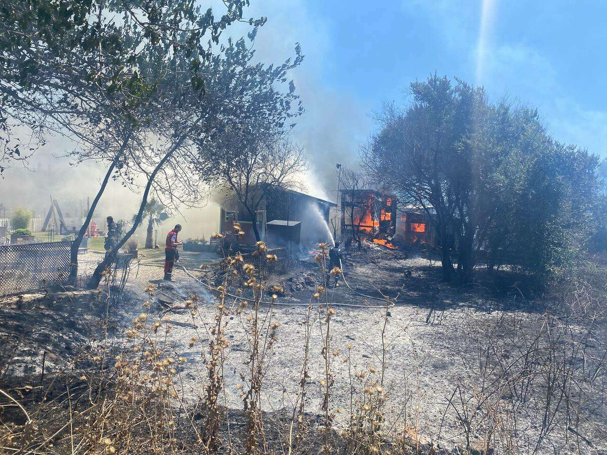 1729415559 694 Bodrumdaki pesi sira yanginlar destek ekipleriyle kontrol altinda - Marmara Bölge: Balıkesir Son Dakika Haberleri ile Hava Durumu