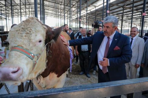 Kütahya'da 'Kurban Pazarı' açıldı