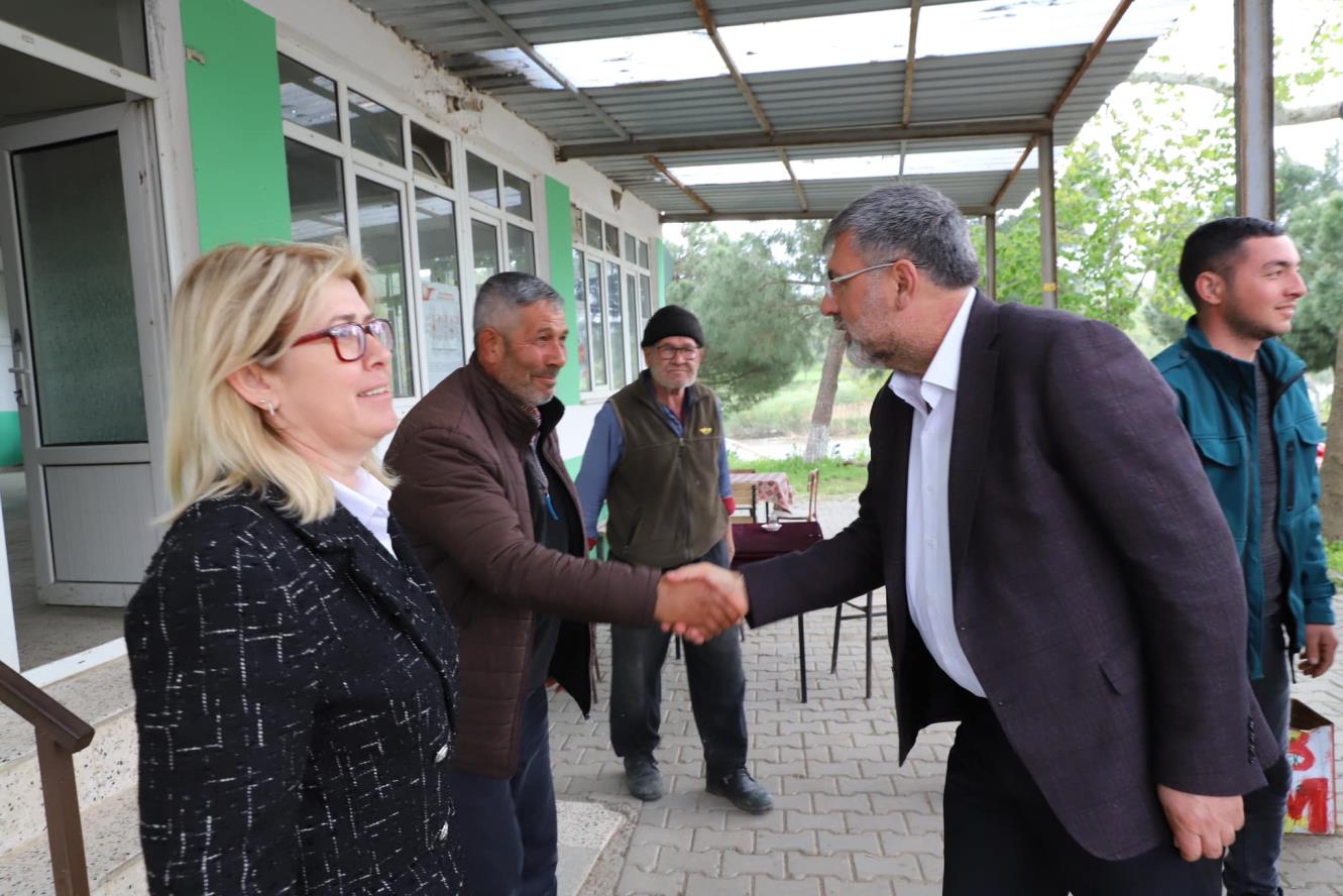 1729418005 848 KEPSUTTA ISMAIL CANKUL ILE VATANDASLAR ARASINDA GONUL KOPRUSU - Marmara Bölge: Balıkesir Son Dakika Haberleri ile Hava Durumu