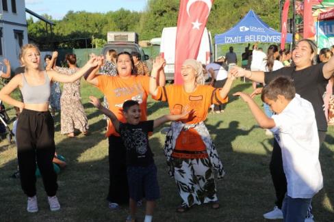 İzmit’te belediye çalışanları aile pikniğinde buluştu