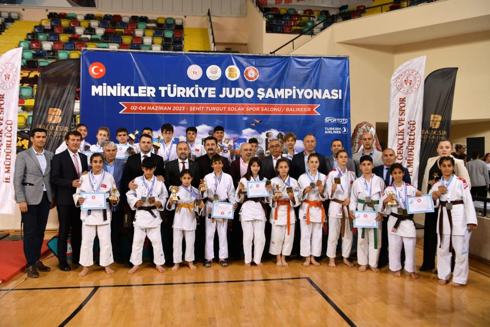 1729418981 586 BALIKESIR SPOR VE GENCLIK SEHRINE DONUSTU - Marmara Bölge: Balıkesir Son Dakika Haberleri ile Hava Durumu