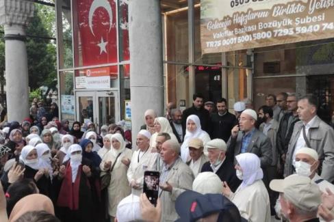 Bozüyük’te hacı adayları dualarla uğurlandı