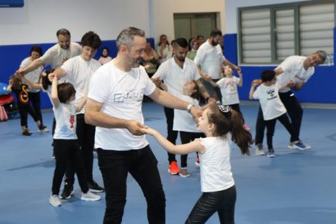 Kocaeli’de Babalar Gününe özel zumba