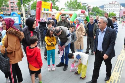 Kütahya'da çocuklar gönüllerince eğlendi