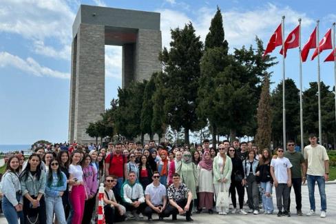 Batı Trakyalı gençler Çanakkale’yi gezdi