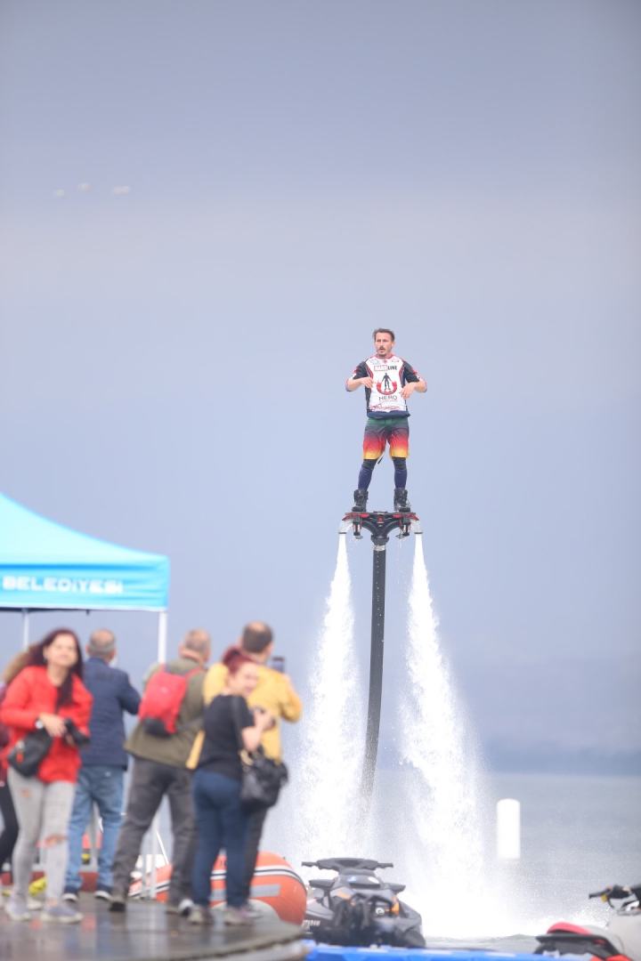 1729425569 267 Kocaelide su jeti ve Flyboard Sampiyonasi nefes kesti - Marmara Bölge: Balıkesir Son Dakika Haberleri ile Hava Durumu