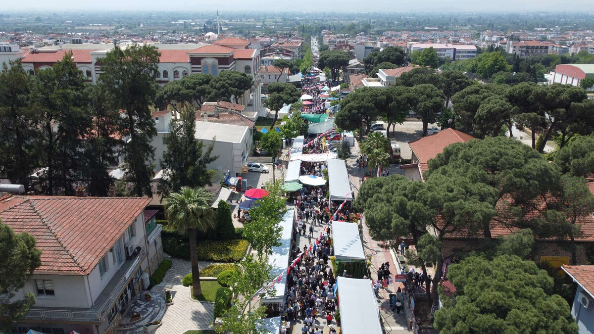 1729427496 184 Bayindir Cicek Festivalinde son gun yogunlugu - Marmara Bölge: Balıkesir Son Dakika Haberleri ile Hava Durumu