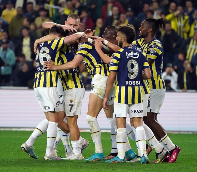 FENERBAHÇE PES ETMİYOR                   