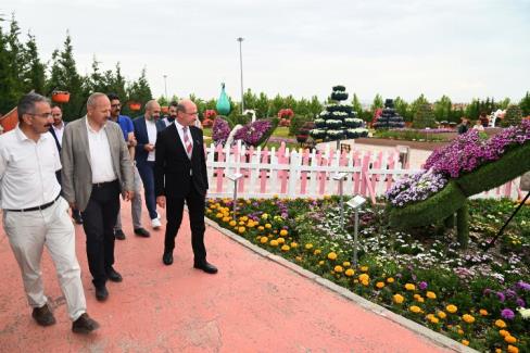 Konya Selçuklu Çiçek Bahçesi’nde görsel şölen