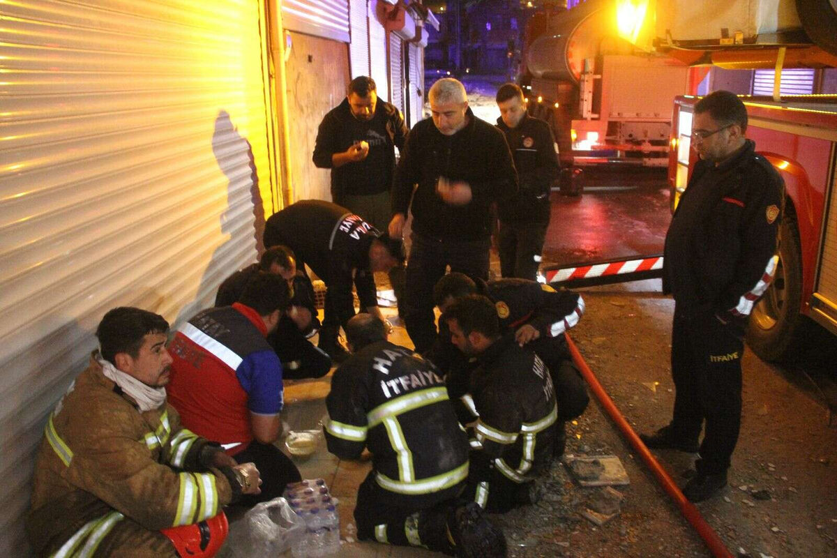 1729541139 686 Hataydaki yangini sonduren 3 ilin ekibi birlikte sahur yaptilar - Marmara Bölge: Balıkesir Son Dakika Haberleri ile Hava Durumu