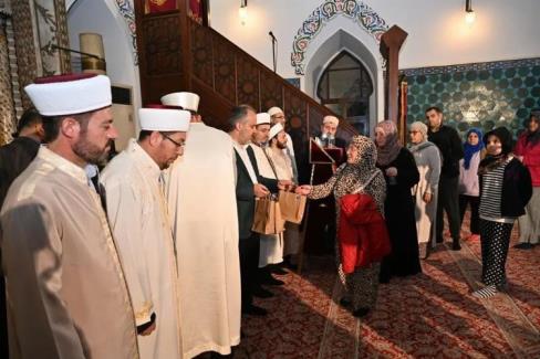 Kadir Gecesi’nde Bursa’da camiler doldu taştı