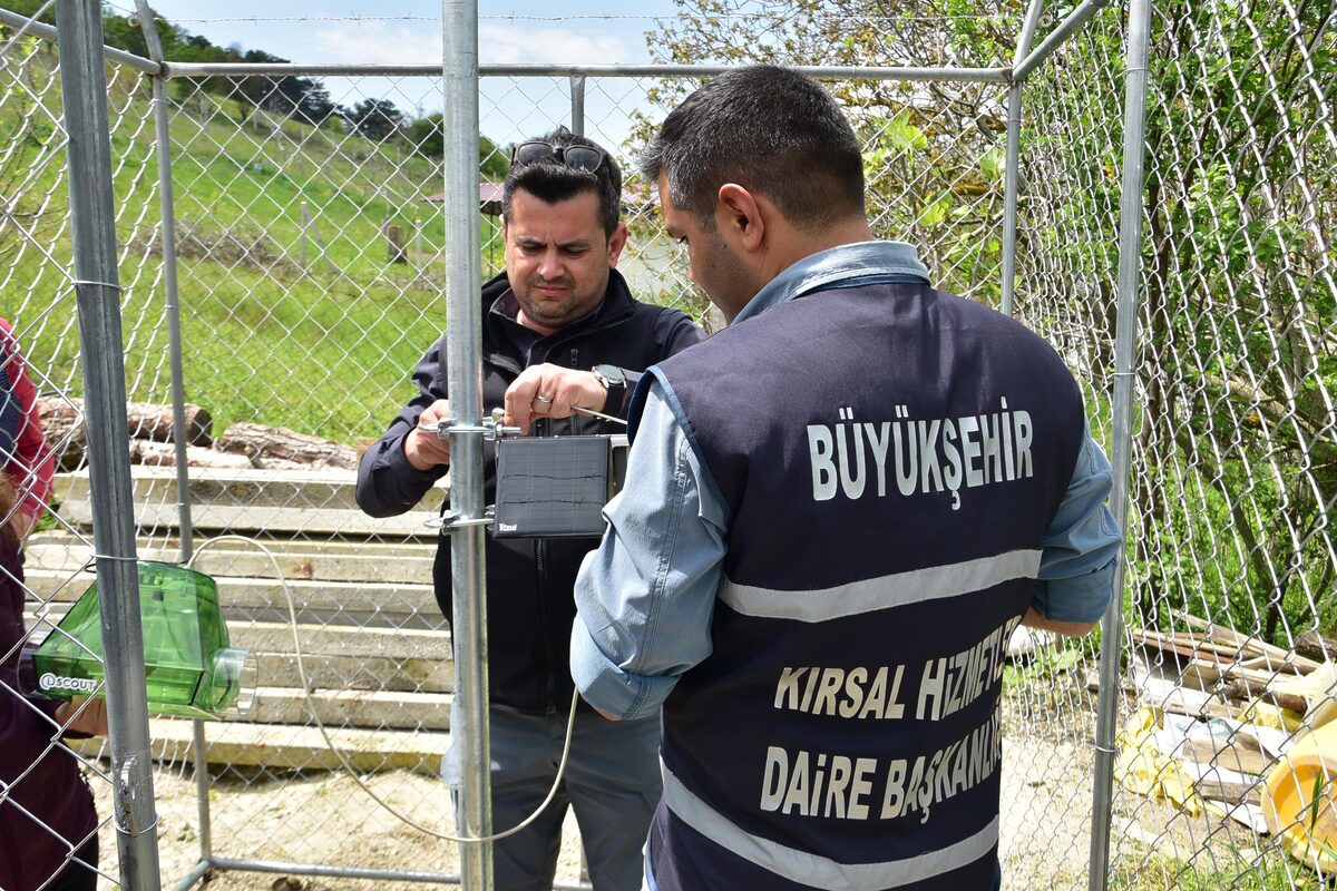 1729545335 618 BUYUKSEHIRDEN CIFTCIYE KORUMA KALKANI - Marmara Bölge: Balıkesir Son Dakika Haberleri ile Hava Durumu