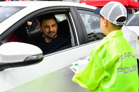 Yanlarında Trafik Denetleme Şube