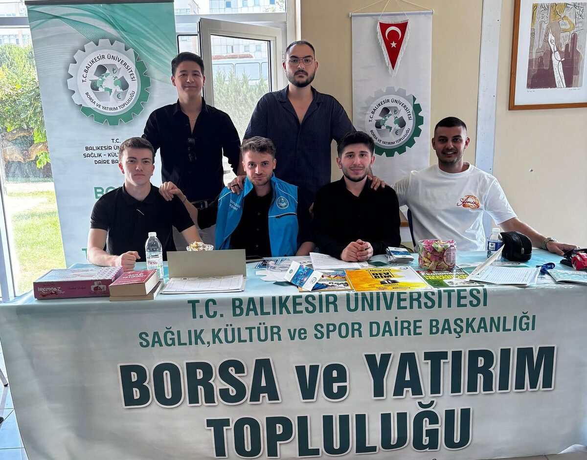 Balıkesir Üniversitesi (BAÜN) öğrencileri,