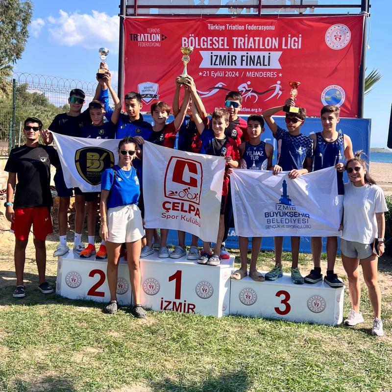 İzmir’deki Triatlon Yarışında Büyükşehir Belediyespor’dan 6 Madalya Başarısı