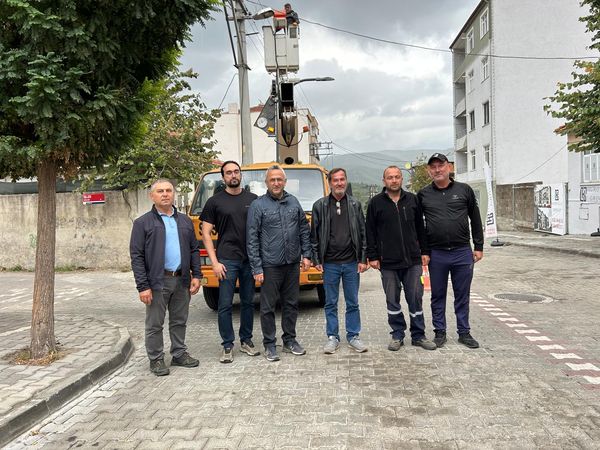 Baybaran Caddesi’nde yürütülen aydınlatma