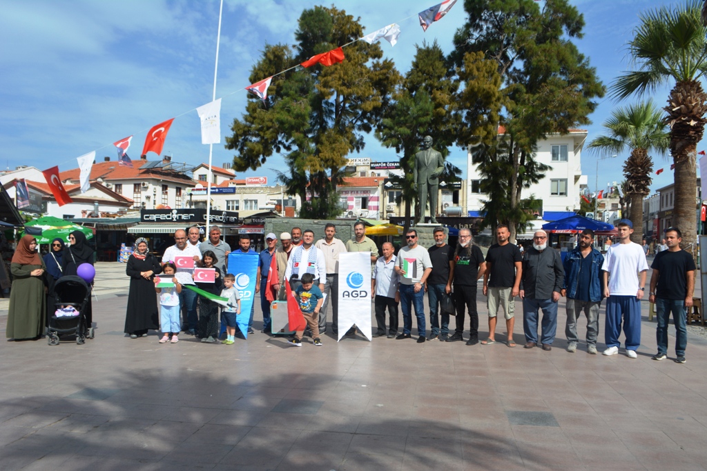 AYVALIK’TA İSRAİL’E SERT TEPKİ