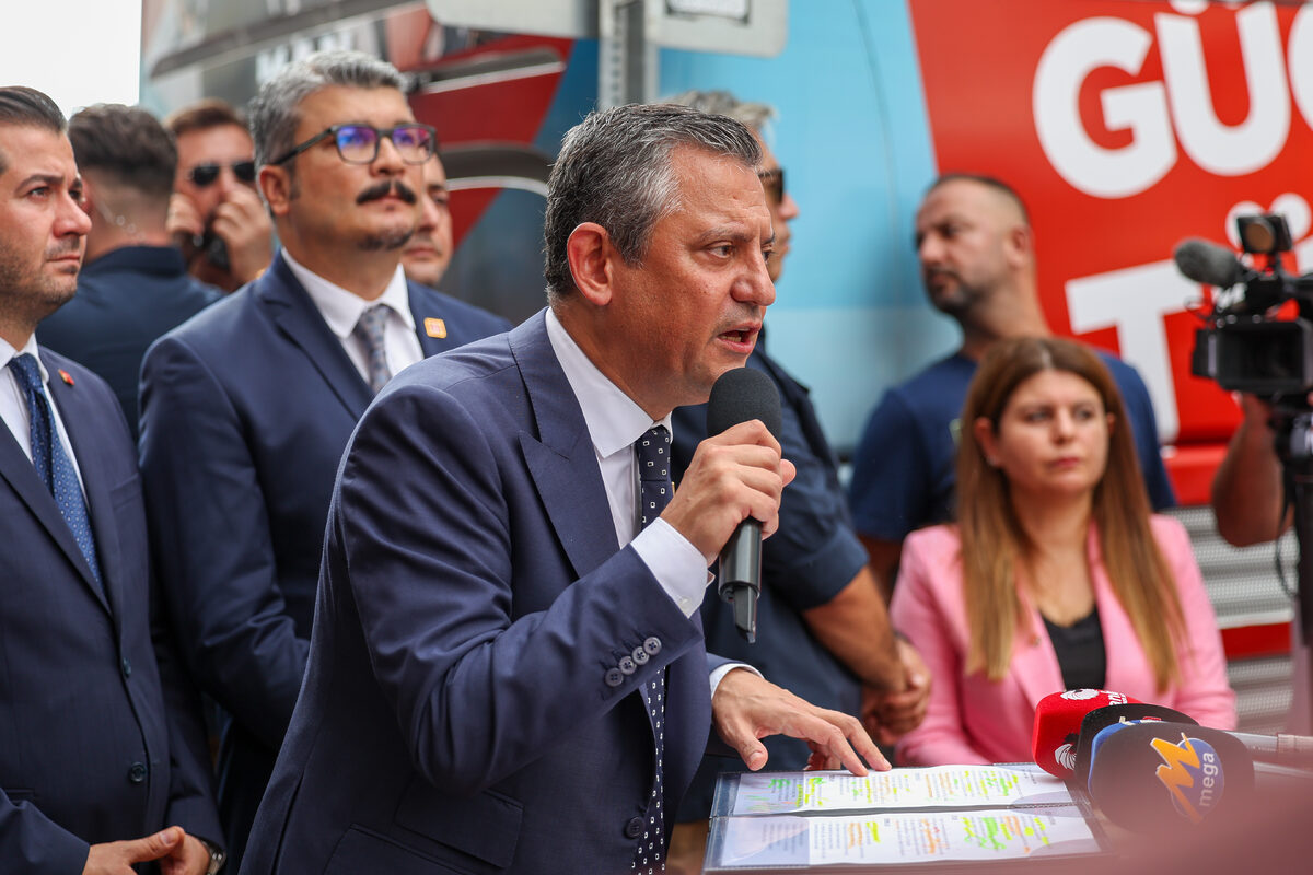 CHP lideri Özgür Özel,