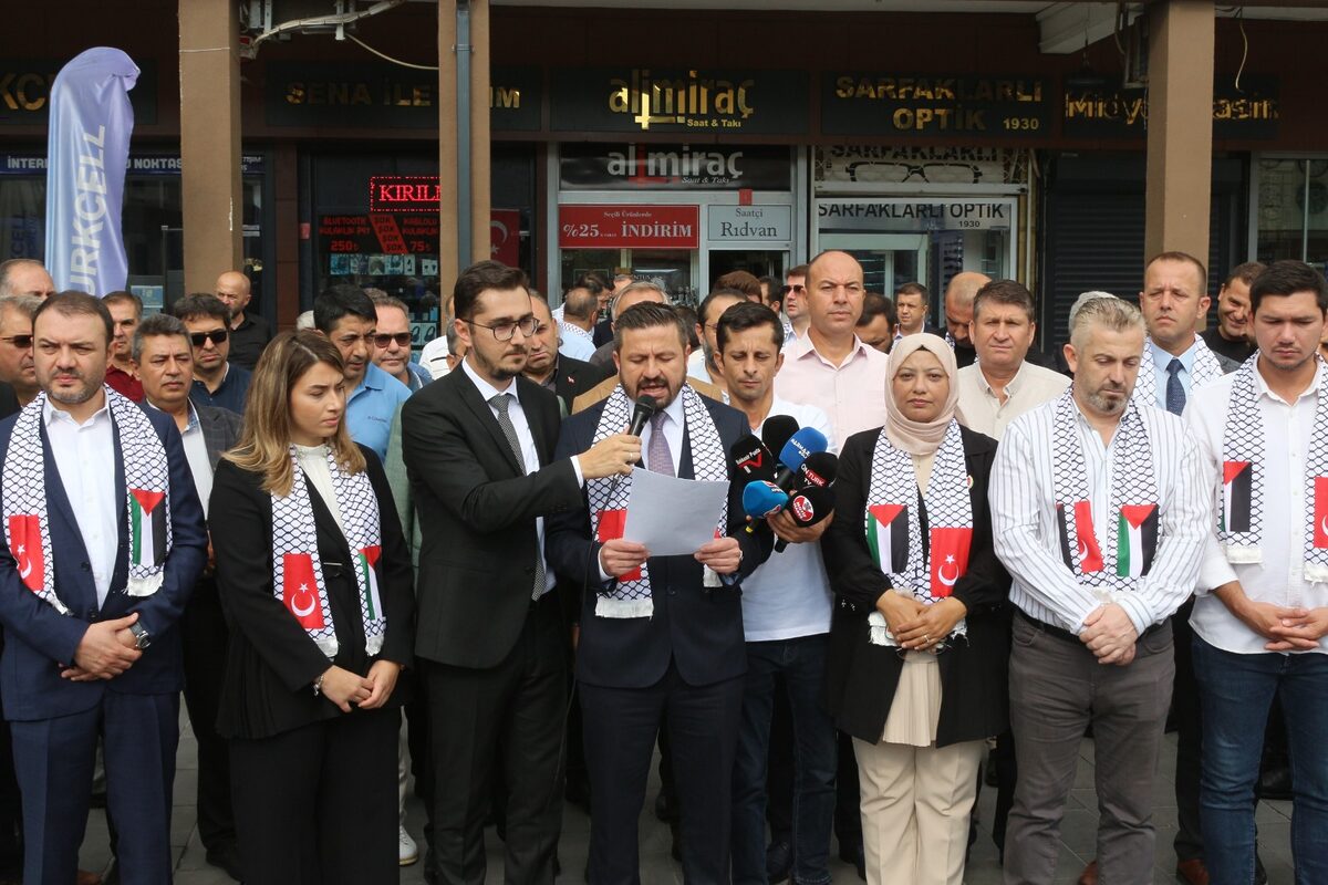 AK Parti’den Gazze’ye Destek: İsrail’in Saldırılarına Tepki Gösterildi