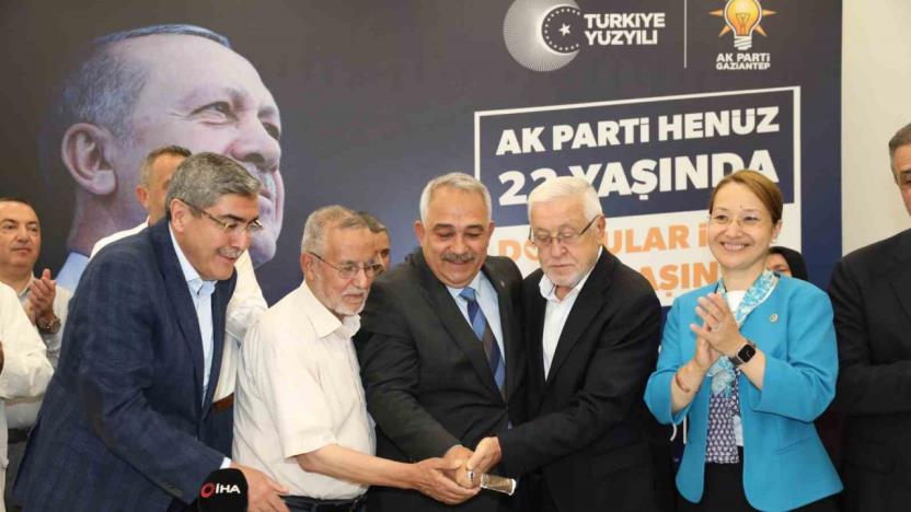 AK Parti Gaziantep’ten örnek kutlama-vefa programı