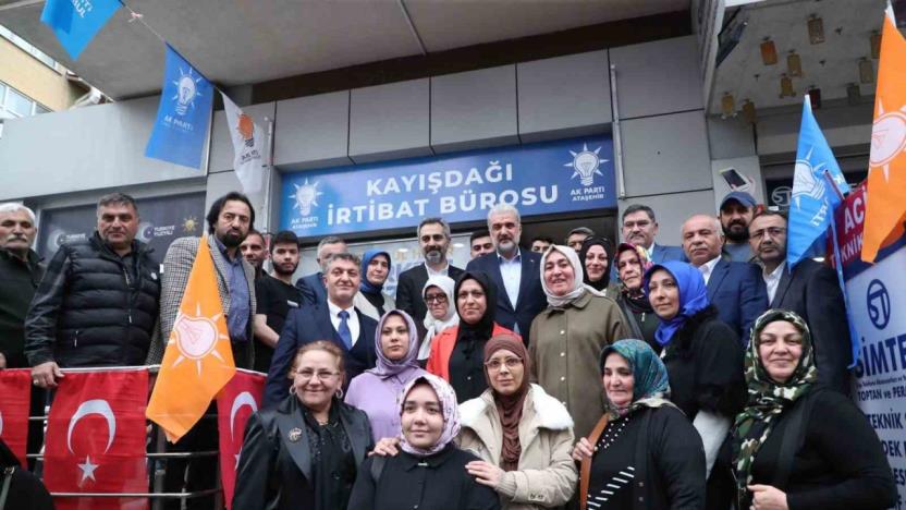 AK Parti İl Başkanı Kabaktepe ve Vekil Adayı Eminmollaoğlu, Kayışdağı İrtibat Bürosu açılışını yaptı