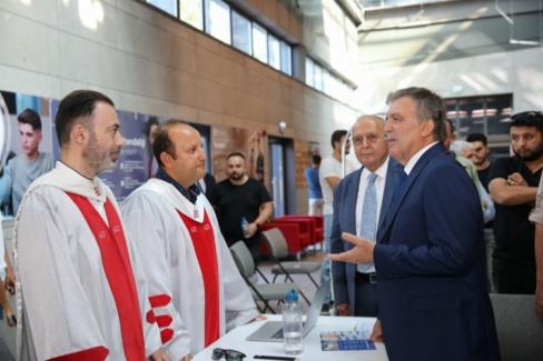 Abdullah Gül Üniversitesi’nde mezuniyet sevinci