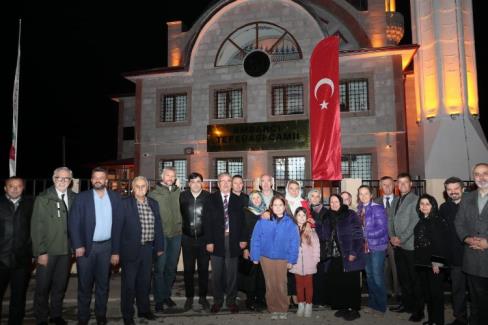 Ambarcı Tepebaşı Camii Kadir Gecesi’nde dualarla açıldı