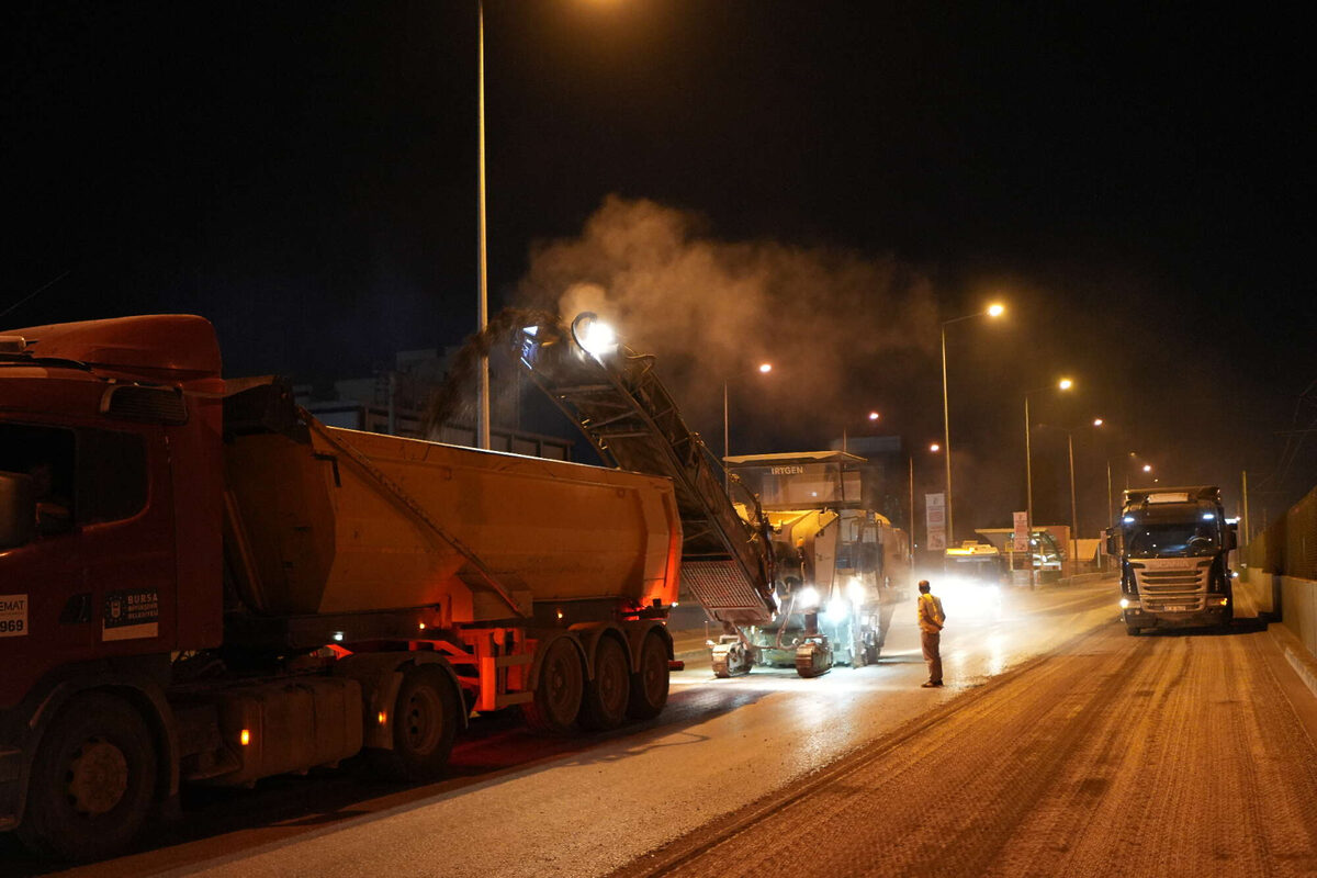 Ankara yolunda gece mesaisi - Marmara Bölge: Balıkesir Son Dakika Haberleri ile Hava Durumu