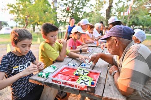 Antalya Muratpaşa’da iki kuşak tabletten uzak yarıştı