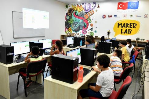 Antalya Muratpaşa’da robotik kodlama eğitimleri başladı