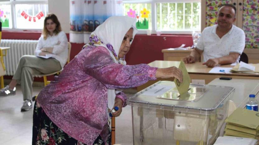 Aydın’da oy kullanma işlemi başladı