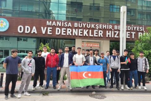 Azerbaycanlı öğrenciler Kula’da buluştu