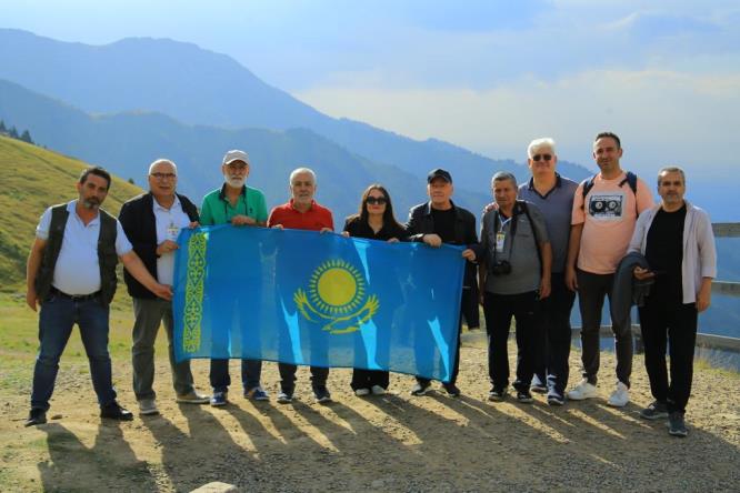 BALIKESIRLI GAZETECILER KAZAKISTANDA - Marmara Bölge: Balıkesir Son Dakika Haberleri ile Hava Durumu