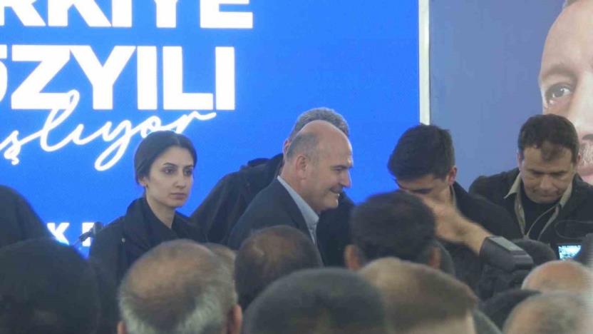 Bakan Soylu, Bağcılar AK Parti İlçe Teşkilatı ile akşam yemeğinde bir araya geldi