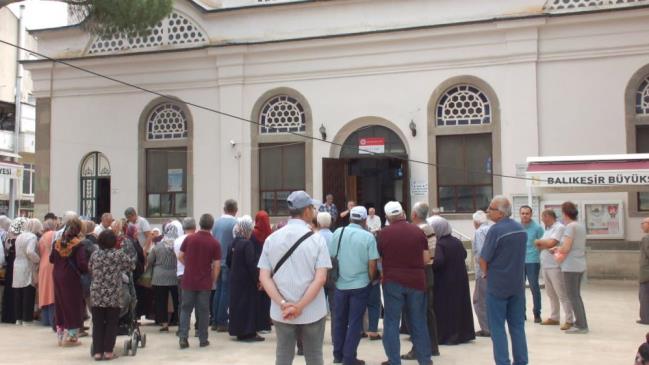 Balıkesir’de hacılara coşkulu uğurlama